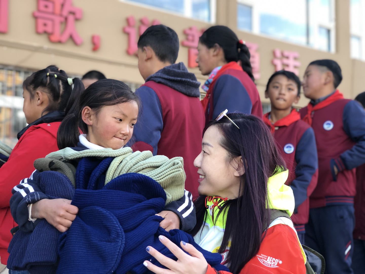 【志愿者招募】这个每年走数百里山路在山区助学的公益人需要你的帮助-摄影公社小组-好知网